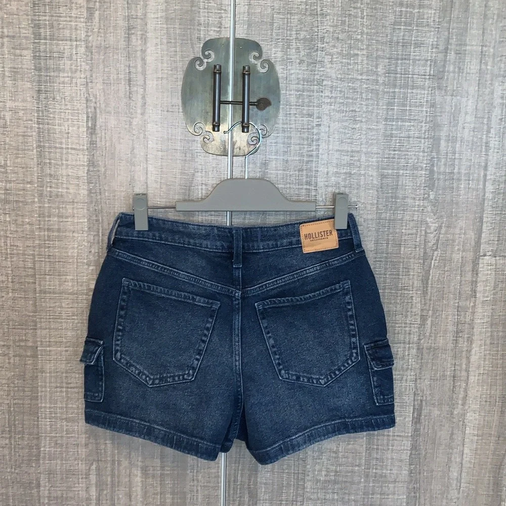 Hollister Ultra High Rise Mom Shorts‎